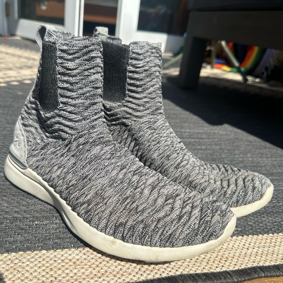 APL Chelsea boots - Picture 1 of 2